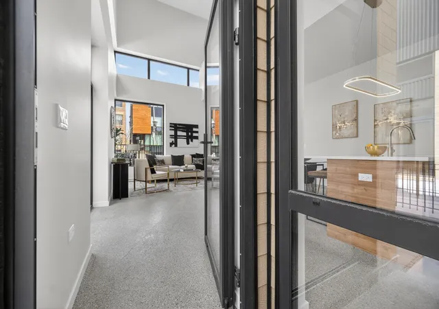 4th image of 6218 S Woodlawn Ave #A, Chicago, IL 60637 | MLS# 12642180