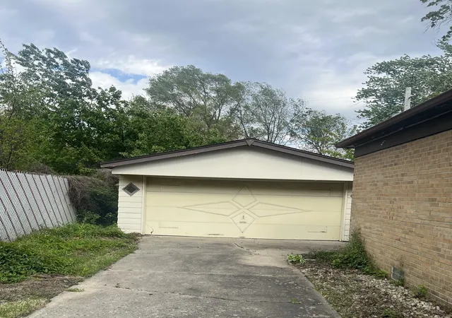 3rd image of 17205 Highland Ave, Hazel Crest, IL 60429 | MLS# 12642194