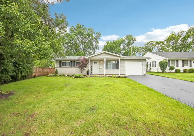 Homes for sale in Orland Park, IL | 10227 Hilltop Dr, Orland Park, IL 60462 | MLS# 12642356