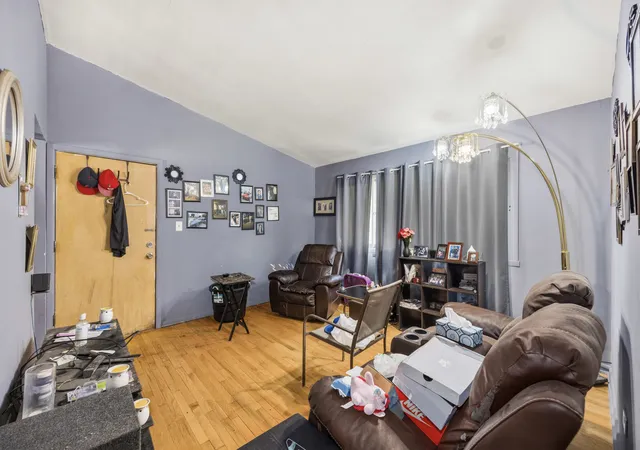 4th image of 18425 Torrence Ave, Lansing, IL 60438 | MLS# 12642372