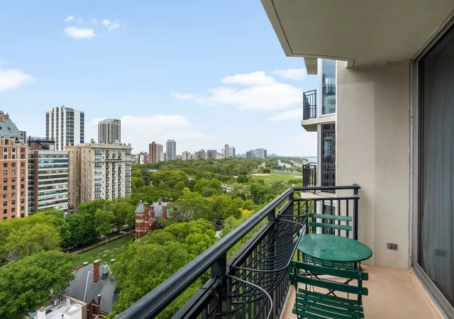 2nd image of 1515 N Astor St #17BC, Chicago, IL 60610 | MLS# 12642412