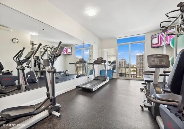 2nd image of 1515 N Astor St, Chicago, IL 60610