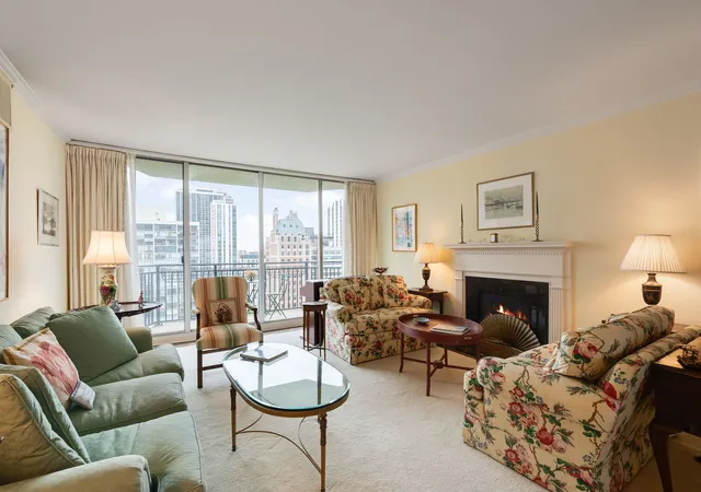 3rd image of 1515 N Astor St #17BC, Chicago, IL 60610 | MLS# 12642412
