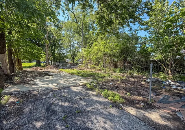 Photo 3 of Single family home for sale at 510 N Grant St, Danville, IL 61832 | MLS# 12642499 | Listing updated on 2026-08-11