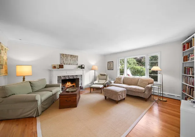 Photo 2 of Sale Pending at 202 Latrobe Ave, Northfield, IL 60093 | MLS# 12642638 | Listing updated on 2026-09-25