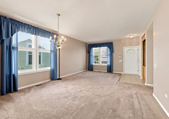 4th image of 13263 Stonebridge Dr, Huntley, IL 60142 | MLS# 12642662