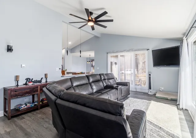 Homes for sale in Island Lake, IL | 28576 N Parkview Dr, Island Lake, IL 60042 | MLS# 12642663