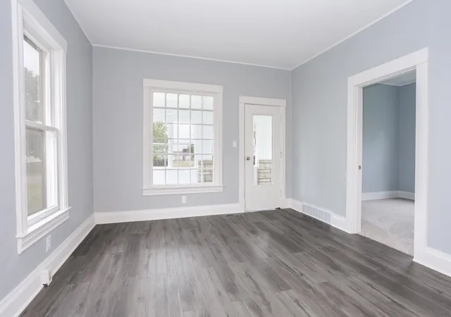 Photo 4 of Single family home for sale at 125 E Jackson St, Cullom, IL 60929 | MLS# 12642677 | Listing updated on 2026-09-12