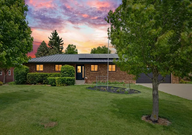 Single family home for sale at 518 E South Ct St, Chatsworth, IL 60921 | MLS# 12642796