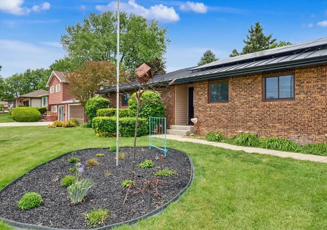 Photo 2 of Single family home for sale at 518 E South Ct St, Chatsworth, IL 60921 | MLS# 12642796 | Listing updated on 2026-10-04