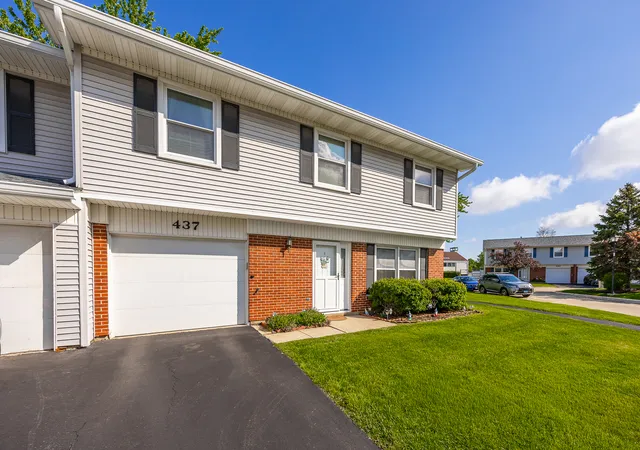 Homes for sale in Bolingbrook, IL | 437 Wright Ct, Bolingbrook, IL 60440 | MLS# 12642944