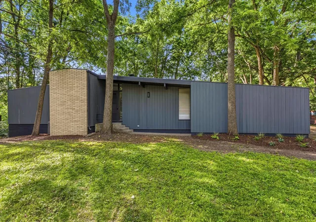 Homes for sale in Urbana, IL | 401 E George Huff Dr, Urbana, IL 61801 | MLS# 12642952