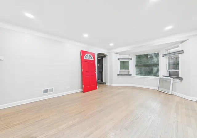 4th image of 10615 S Vernon Ave, Chicago, IL 60628 | MLS# 12642988