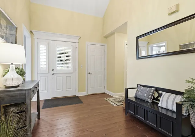 Homes for sale in Bloomington, IL | 5 Spruce Ct, Bloomington, IL 61704 | MLS# 12643024