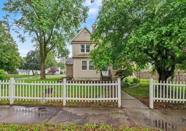 Homes for sale in Tolono, IL | 215 E Reynolds St, Tolono, IL 61880 | MLS# 12643157