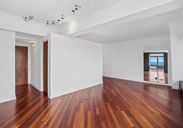 3rd image of 175 E Delaware Pl #5002, Chicago, IL 60611 | MLS# 12643181