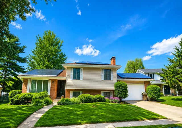 Homes for sale in Champaign, IL | 408 Park Lane Dr, Champaign, IL 61820 | MLS# 12643344
