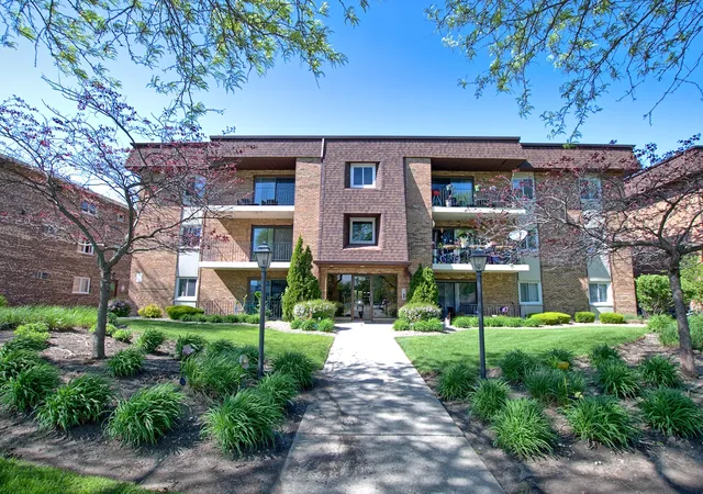 Condominium at 8924 W 140th Street #303, Orland Park, IL 60462 | MLS# 12643485 | | Sold on 2026-06-30
