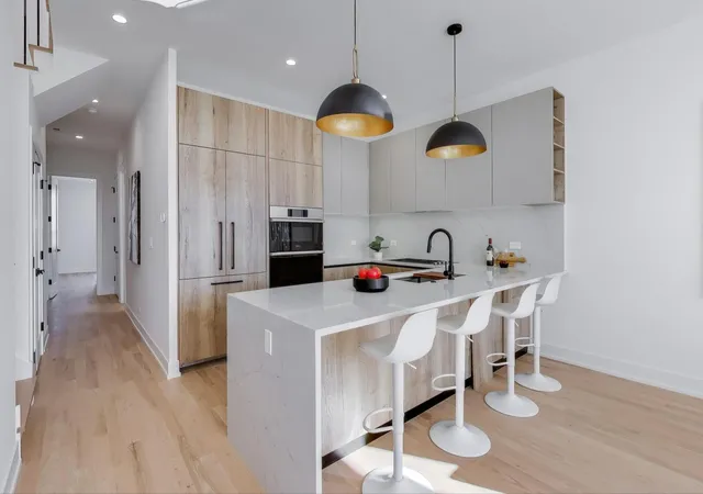 4th image of 5428 N Winthrop Ave, Chicago, IL 60640