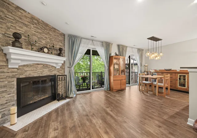 Photo 2 of Townhouse for sale at 423 Ramblewood Dr #D, Glen Ellyn, IL 60137 | MLS# 12643573 | Listing updated on 2026-09-22