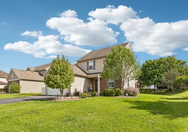 Photo 3 of Single family home for sale at 402 Cahokia St, Joliet, IL 60431 | MLS# 12643653 | Listing updated on 2026-09-19