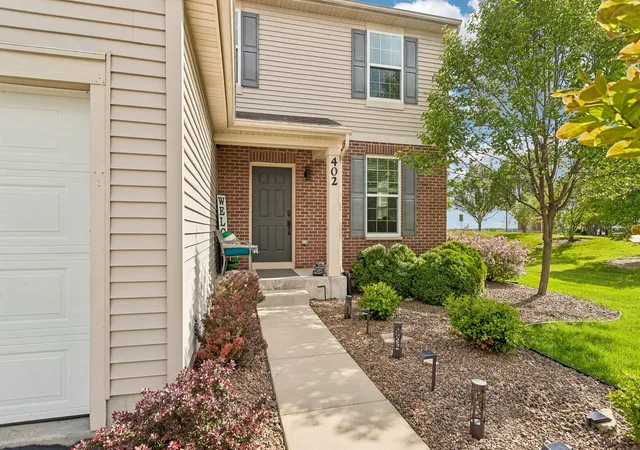 Photo 3 of Single family home for sale at 402 Cahokia St, Joliet, IL 60431 | MLS# 12643653 | Listing updated on 2026-09-19