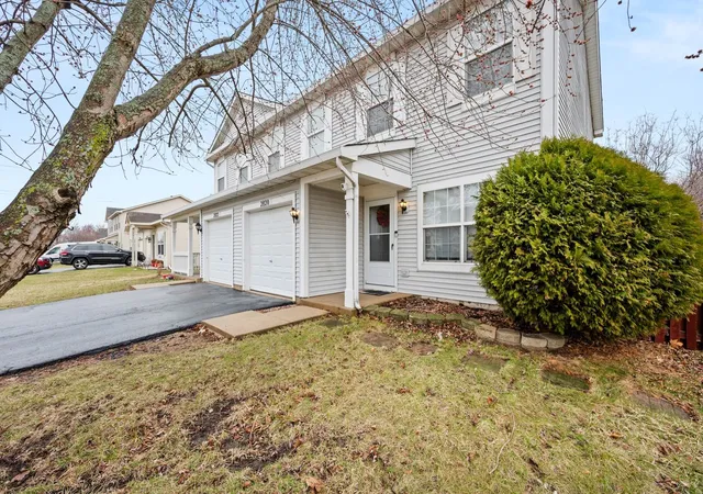 Homes for sale in Montgomery, IL | 2820 Troon Dr, Montgomery, IL 60538 | MLS# 12643686