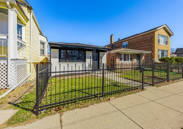 26th image of 8051 S Escanaba Ave, Chicago, IL 60617 | MLS# 12643731