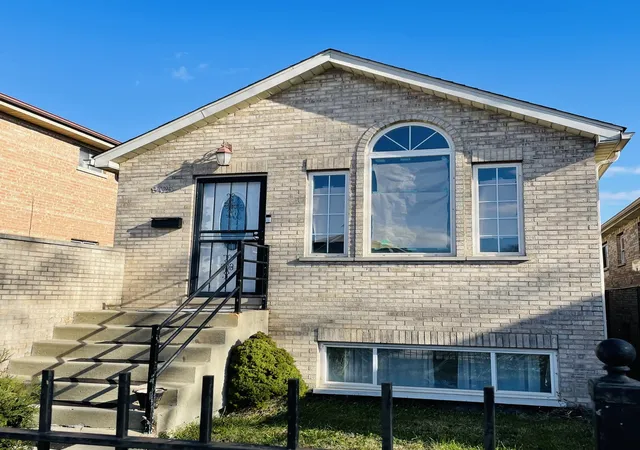 Homes for sale in Chicago, IL | 8425 S Marshfield Ave, Chicago, IL 60620 | MLS# 12643738