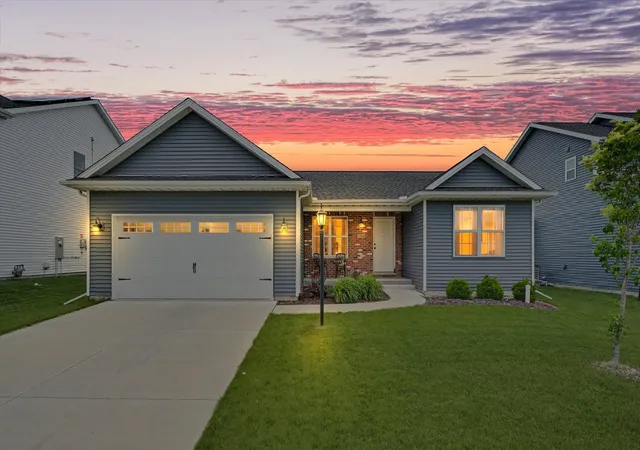 Photo 1 of Sale Pending at 3904 Obsidian Dr, Champaign, IL 61822 | MLS# 12644010 | Listing updated on 2026-08-17