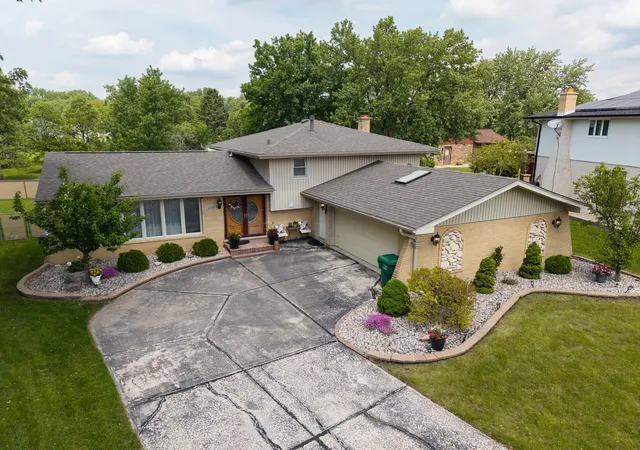 Homes for sale in Orland Park, IL | 12320 Tim Tam Ct, Orland Park, IL 60467 | MLS# 12644022