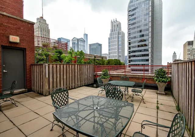 Homes for sale in Chicago, IL | 208 W Washington St #1404, Chicago, IL 60606 | MLS# 12644120