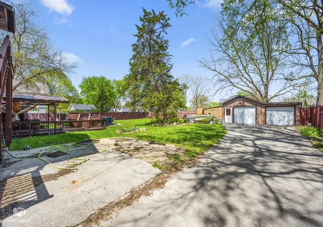 Photo 3 of Single family home for sale at 103 E Saint Marys St, Minooka, IL 60447 | MLS# 12644126 | Listing updated on 2026-06-04