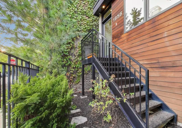 2nd image of 1856 W Huron St, Chicago, IL 60622 | MLS# 12644158