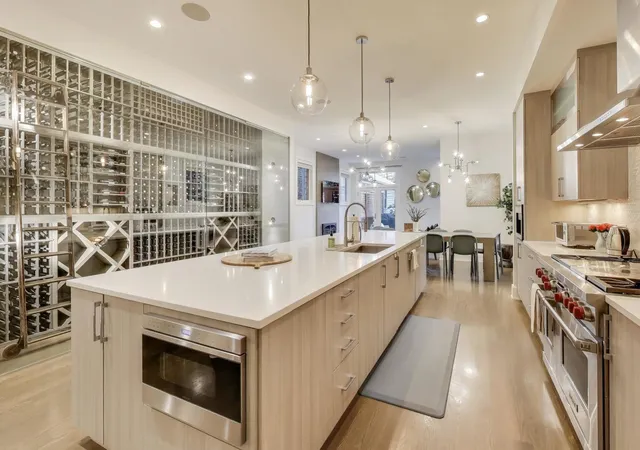 4th image of 1856 W Huron St, Chicago, IL 60622 | MLS# 12644158