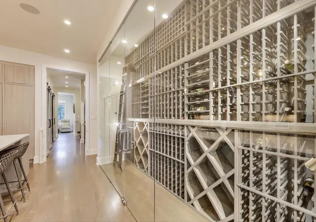 5th image of 1856 W Huron St, Chicago, IL 60622 | MLS# 12644158