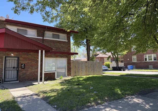 Homes for sale in Chicago, IL | 6759 S Calumet Ave, Chicago, IL 60637 | MLS# 12644355