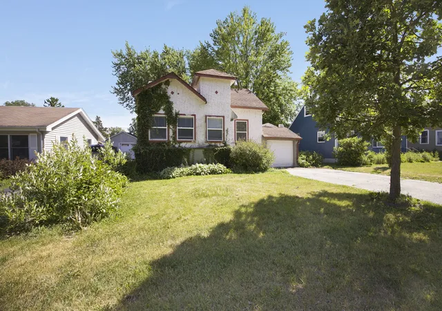 Homes for sale in Crystal Lake, IL | 1349 Floresta, Crystal Lake, IL 60014 | MLS# 12644536