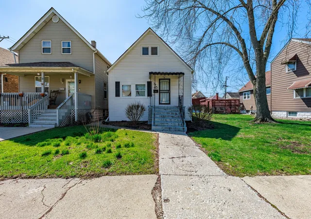 2nd image of 82 Isa Ave, Chicago Heights, IL 60411 | MLS# 12644605