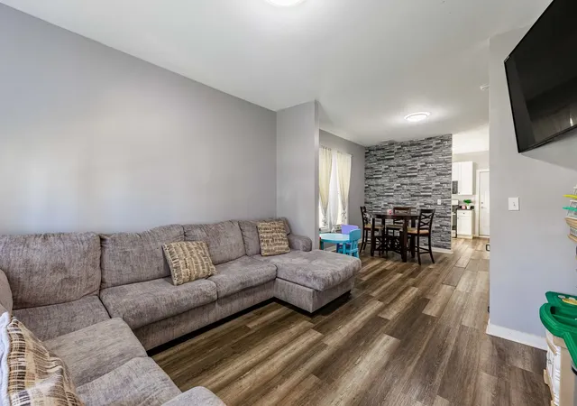 4th image of 82 Isa Ave, Chicago Heights, IL 60411 | MLS# 12644605