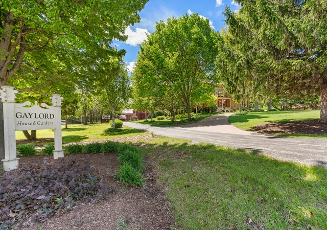 Photo 4 of Single family home for sale at 1542 Plainfield Rd, Oswego, IL 60543 | MLS# 12644617 | Listing updated on 2026-10-09