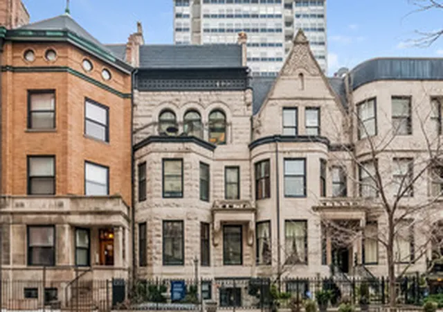 1st image of 33 E Division St, Chicago, IL 60610 | MLS# 12644647