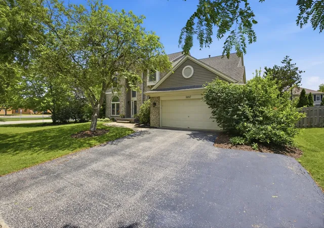 Homes for sale in Crystal Lake, IL | 1497 Lilac Dr, Crystal Lake, IL 60014 | MLS# 12644651