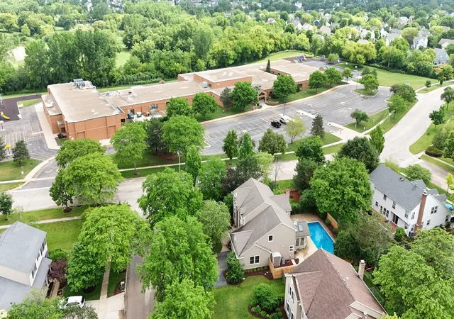 Homes for sale in Crystal Lake, IL | 1497 Lilac Dr, Crystal Lake, IL 60014 | MLS# 12644651