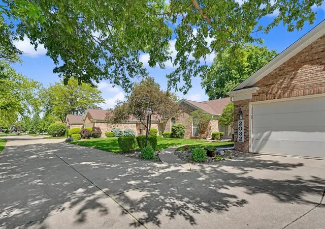Homes for sale in Champaign, IL | 2032 Bentbrook Dr #2032, Champaign, IL 61822 | MLS# 12644748