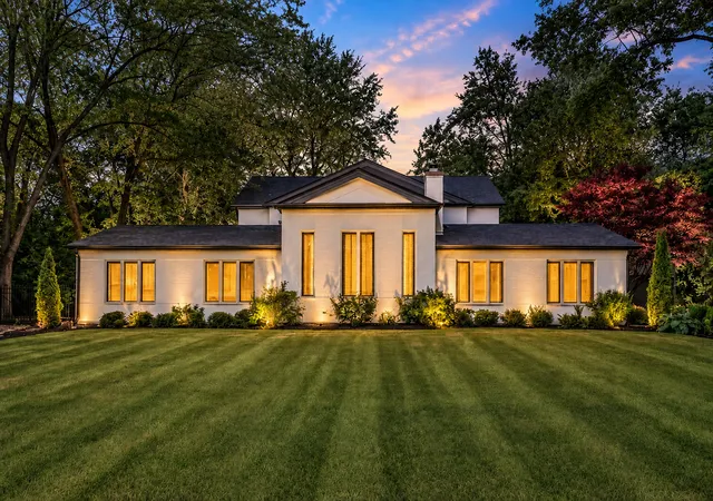 Homes for sale in Lake Forest, IL | 790 W Deerpath Rd, Lake Forest, IL 60045 | MLS# 12644955