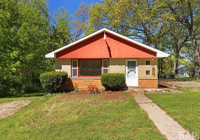 Photo 1 of Single family home for sale at 26 Woodland Ave, Fox Lake, IL 60020 | MLS# 12644988 | Listing updated on 2026-09-21
