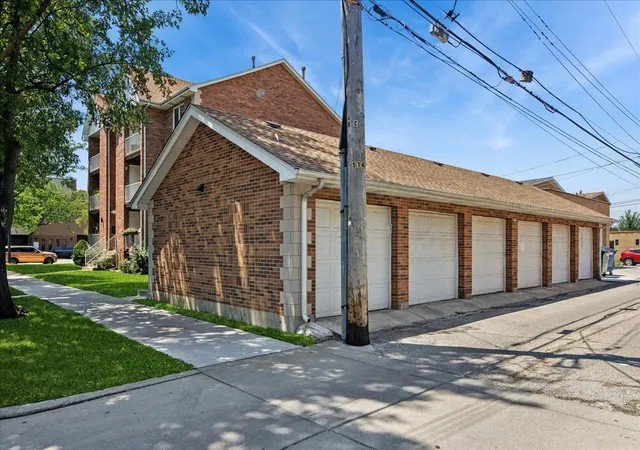2nd image of 4004 N Monitor Ave, Chicago, IL 60634