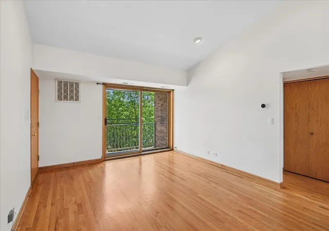 3rd image of 4004 N Monitor Ave, Chicago, IL 60634