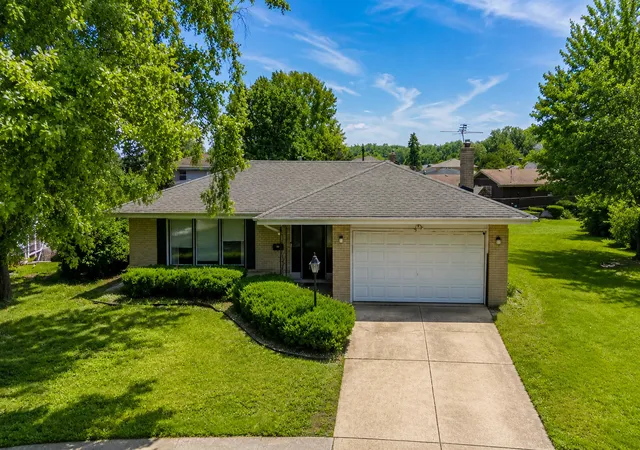 Homes for sale in South Holland, IL | 1161 E 171st Ct, South Holland, IL 60473 | MLS# 12645070
